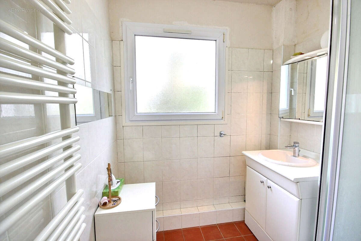 Appartement à FRESNES