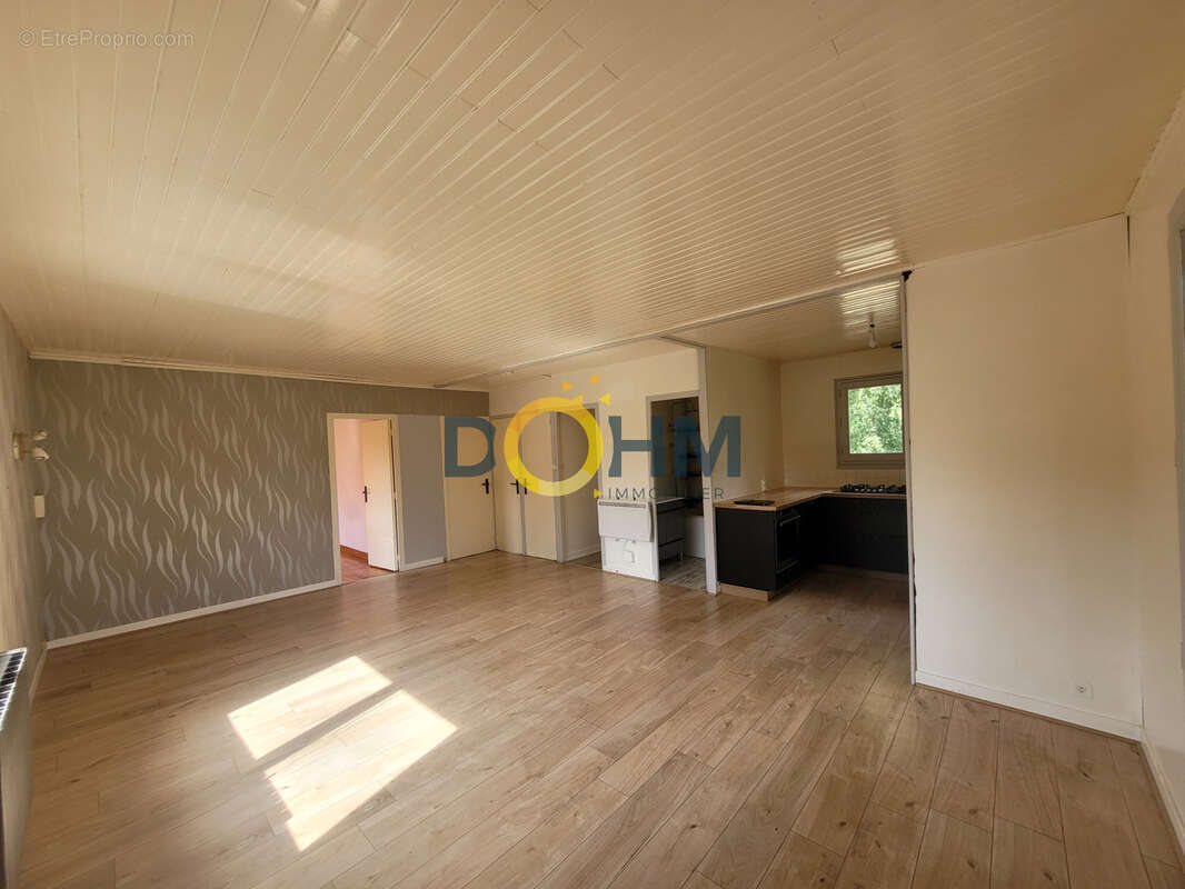 Apinac, Chalet 86m2 habitables avec dépendances et grand jardin - photo 4