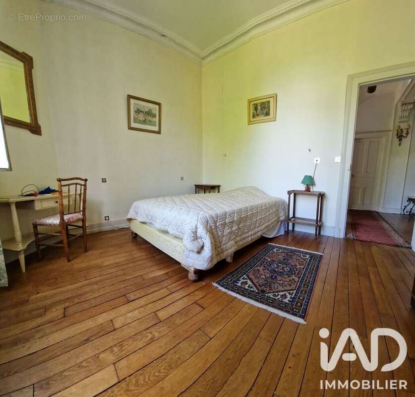 Maison 270 m² à Terrasson-Lavilledieu  - photo 5