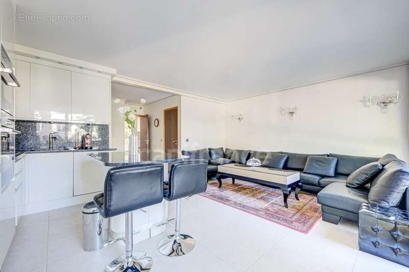 Appartement à NEUILLY-SUR-SEINE