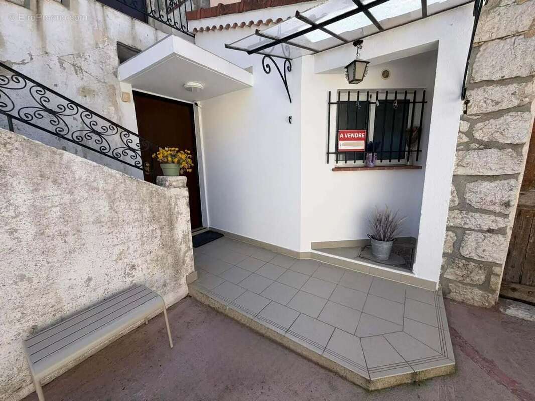 Appartement à LA TURBIE