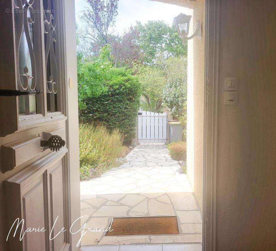 Maison 116 m² à Castres  - photo 2