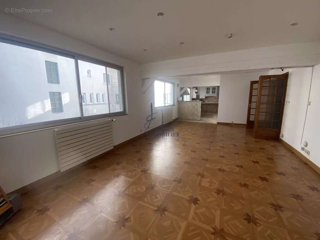 Appartement à PARIS-15E