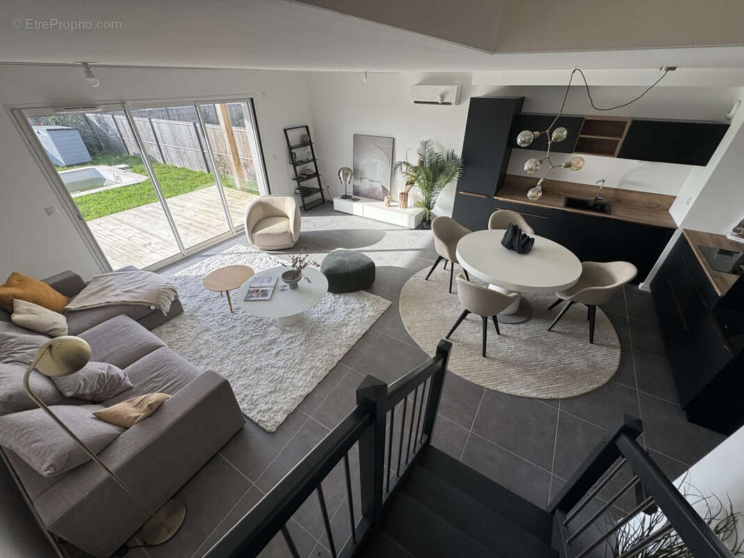 Jardin - Notaire Offert - Garage - 2 parkings - Piscine - photo 7