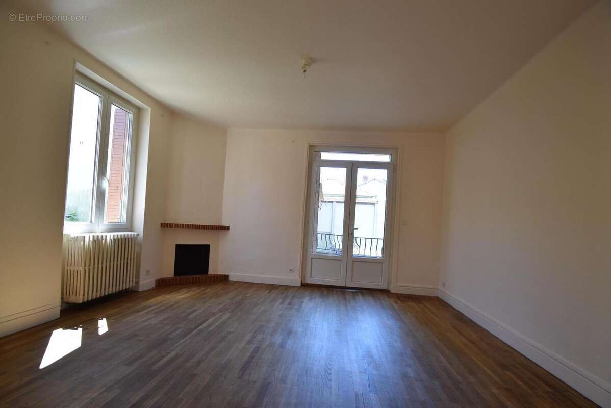   - Appartement à VALS-LES-BAINS