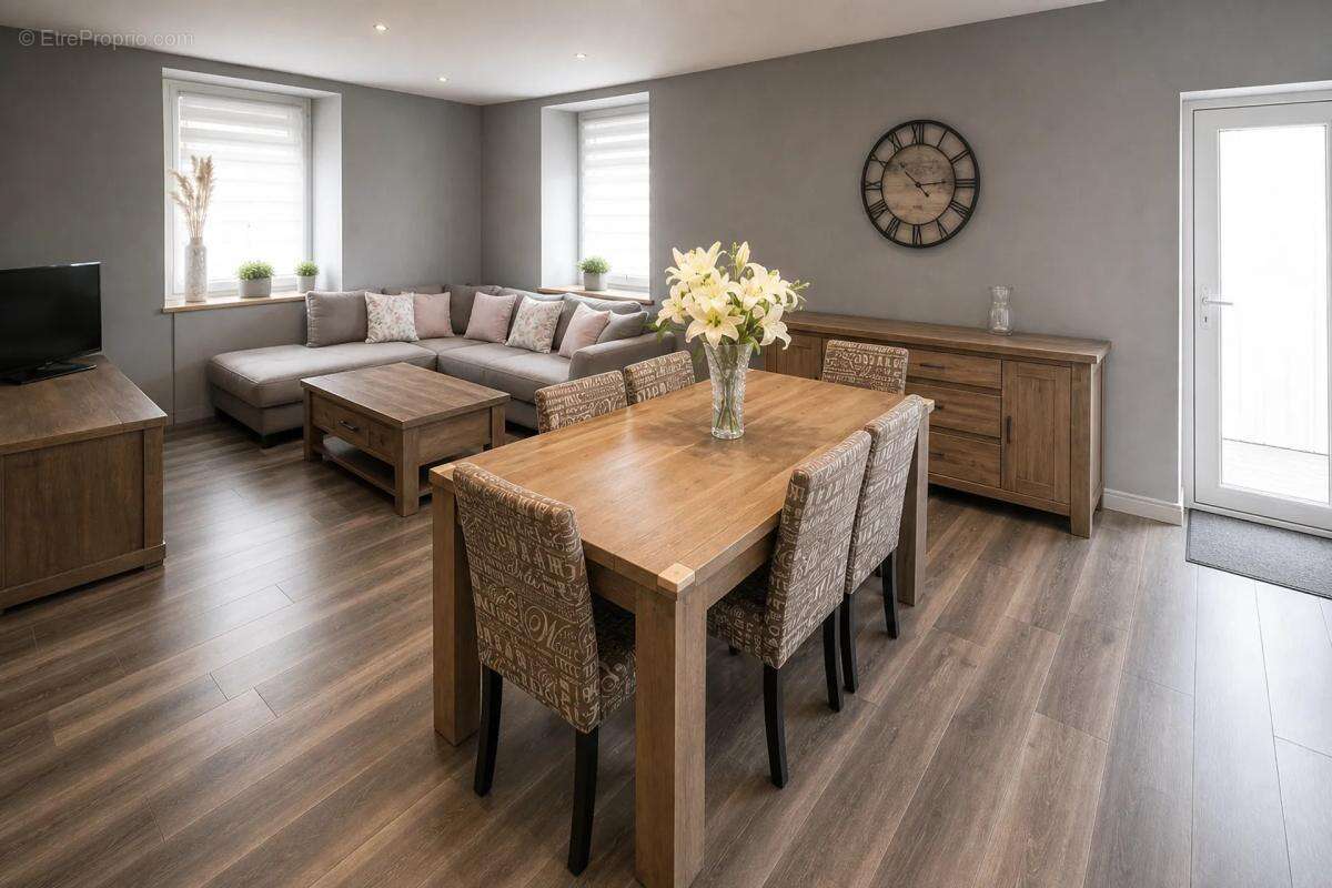 Maison rénovée de 188 m² à Seloncourt, 4 ch - photo 18