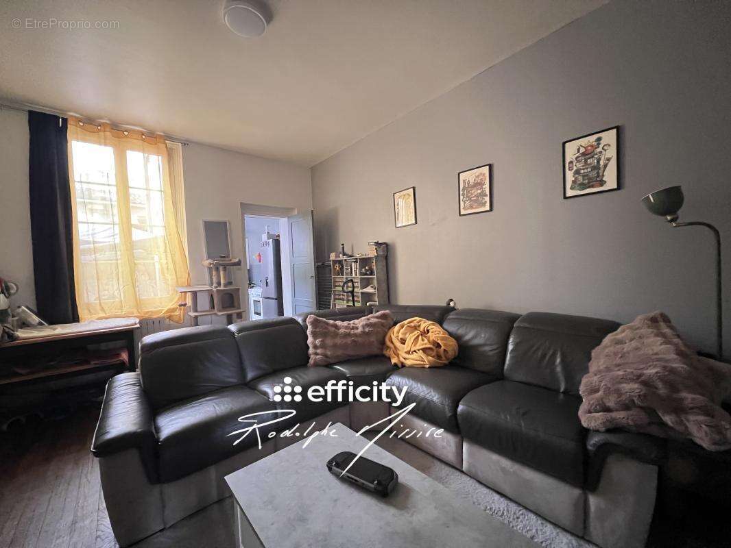 Appartement 163 m² à Niort  - photo 2