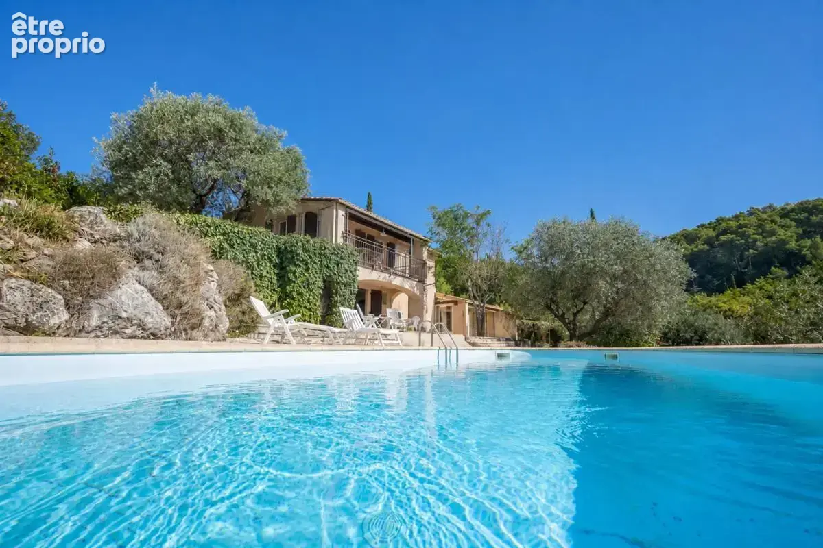 Maison de 8 pièces de 150 m² à Seillans - photo 4