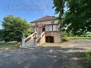 Maison à PUY-L&#039;EVEQUE