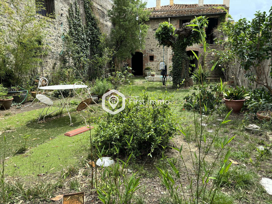 Maison 328 m² à Ille-Sur-Tet  - photo 2