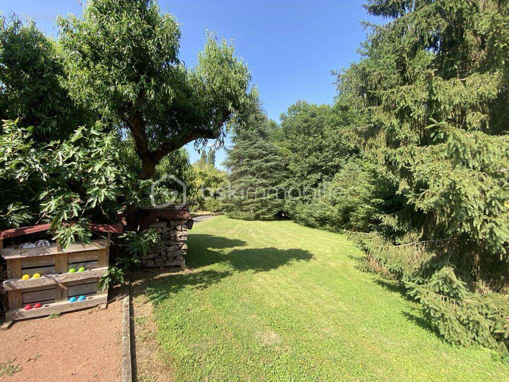 Maison à GREZIEU-LA-VARENNE