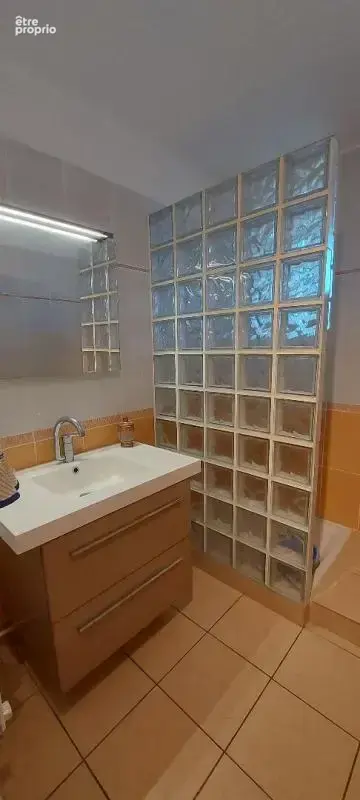 30. GARD. NIMES. Appartement traversant climatisé de 106 m² avec terrasse dans résidence sécurisée - photo 7