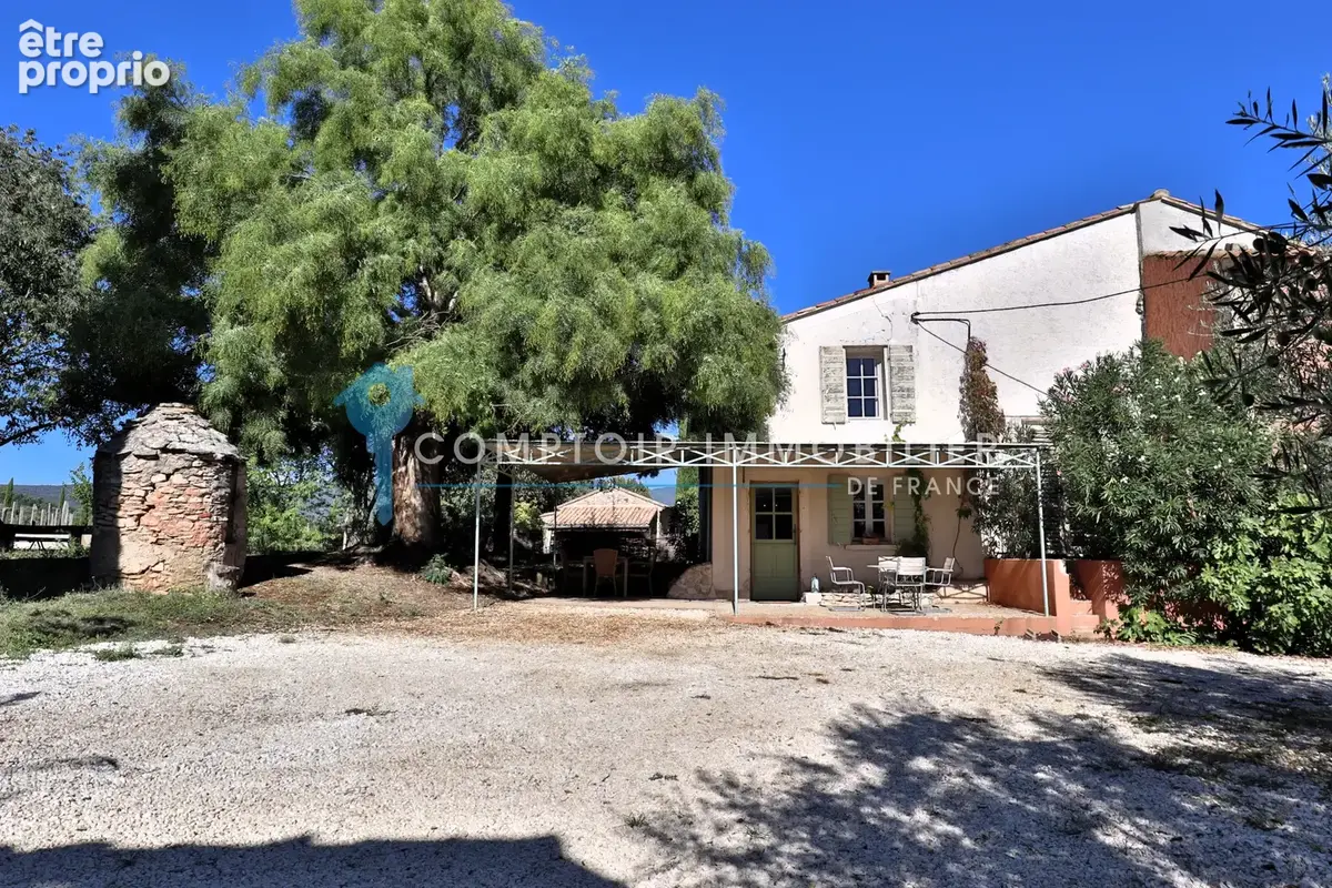 Photo Maison à Saint-Saturnin-Les-Apt au prix de 450 000€