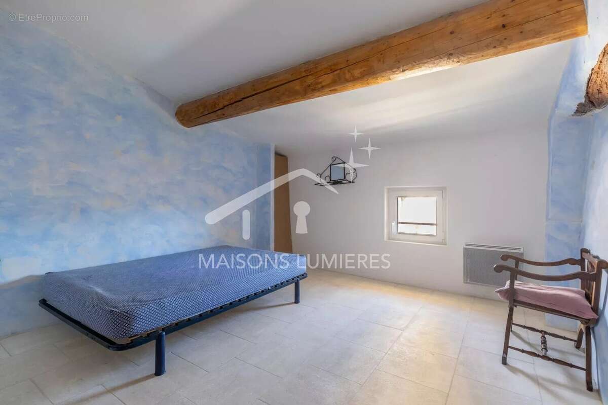 Maison à SAINT-SATURNIN-LES-APT