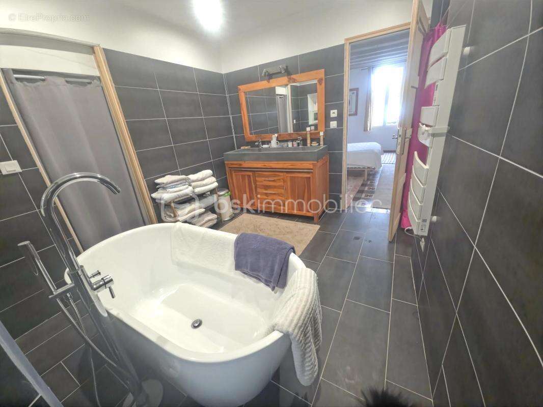 Longère de 210 m² à Courtemaux (45320) - photo 6