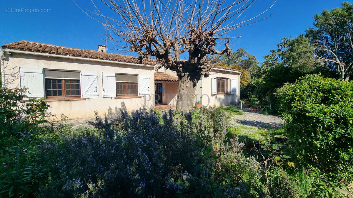 Maison à FREJUS