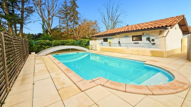 Maison à BLANQUEFORT