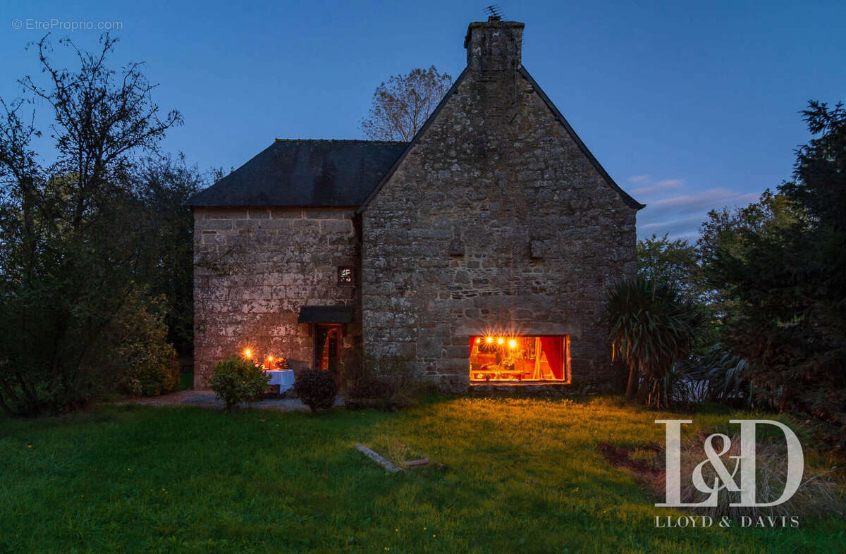 Autre à KERGRIST-MOELOU