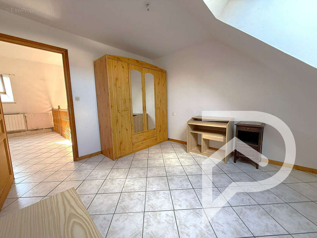 Maison à ESTREES-SAINT-DENIS