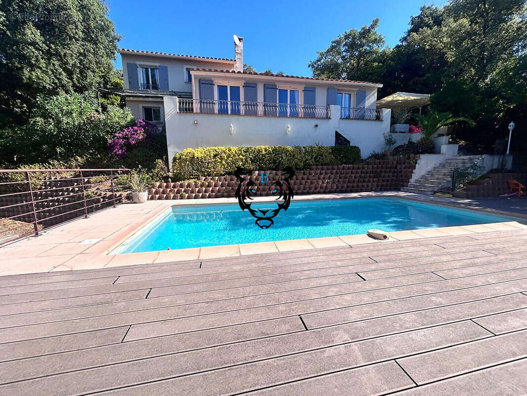 Maison à LES ISSAMBRES