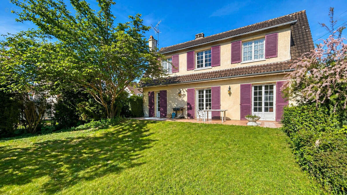 Maison à MANTES-LA-JOLIE