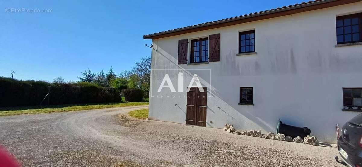 Maison à BARRO