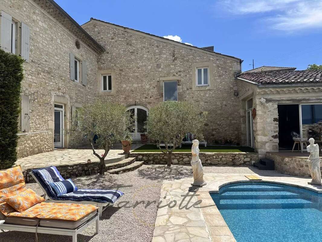 Maison à MONTELIMAR