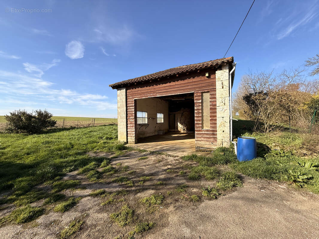 Maison à LAROQUE-TIMBAUT