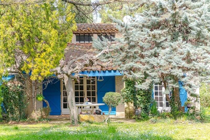 Maison à vendre 5 pièces AIX EN PROVENCE (13) de 150m², terrain de 1630m² piscineable. Garage + espace stationnement. Résidence  - photo 2