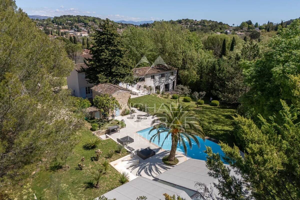Maison à VALBONNE