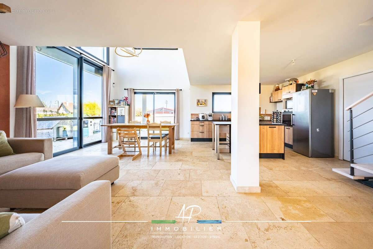 Maison à MIREBEAU-SUR-BEZE