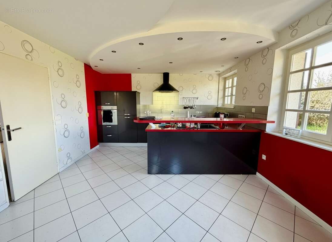 Maison 205 m² à Uxegney  - photo 3