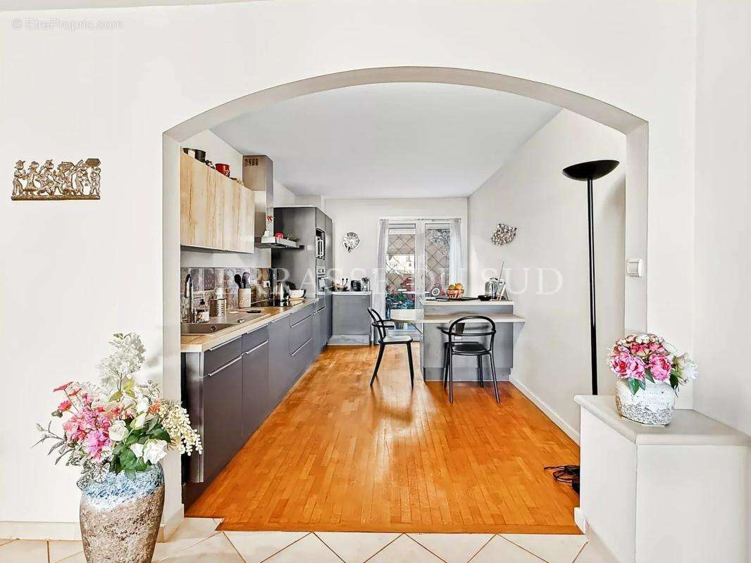 Appartement à MARSEILLE-8E