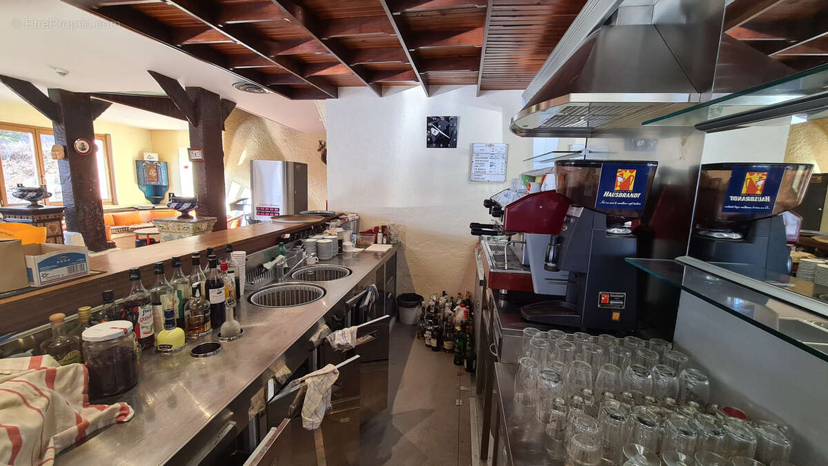 Commerce à GREOLIERES