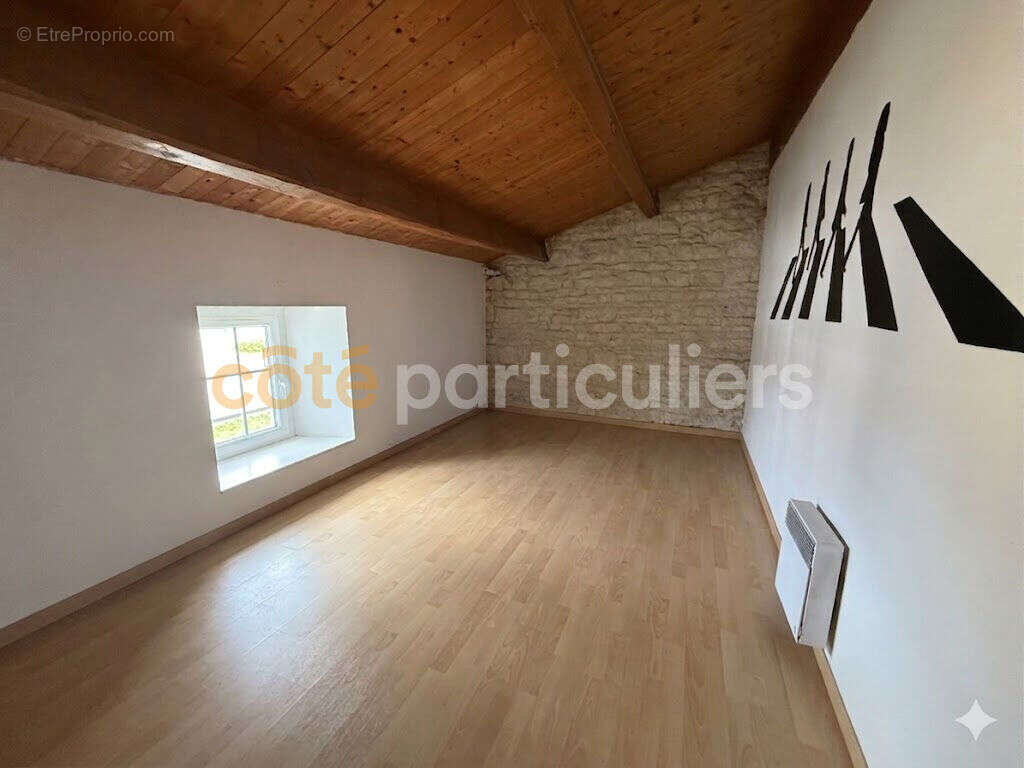 Longère au Magnils-Reigniers 256 m2 - photo 13
