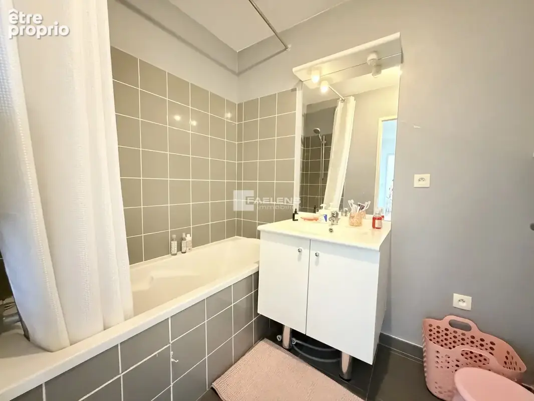 Appartement 3 pièces 68 m² à vendre à Loos (59120) - photo 4