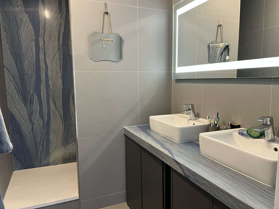Appartement à ISSY-LES-MOULINEAUX