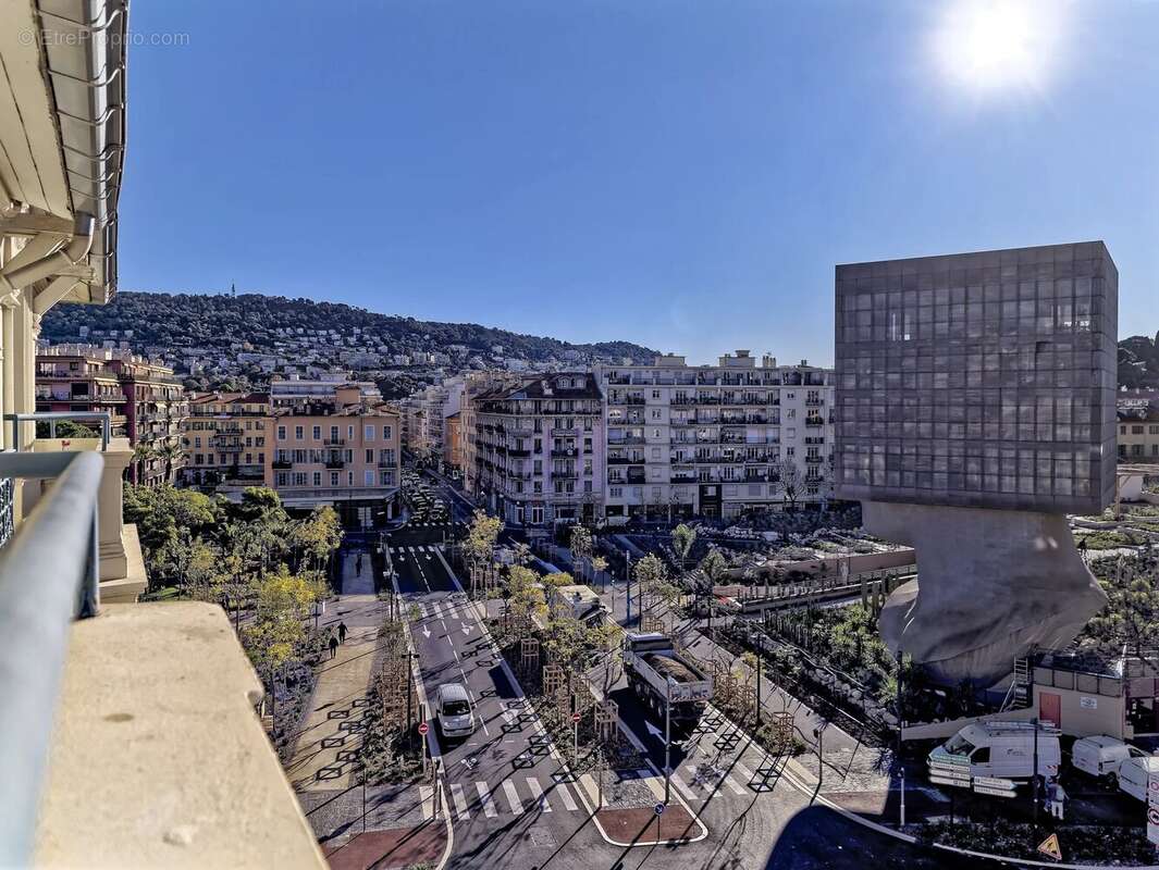 3 pieces "tete carre" en dernier etage - photo 2