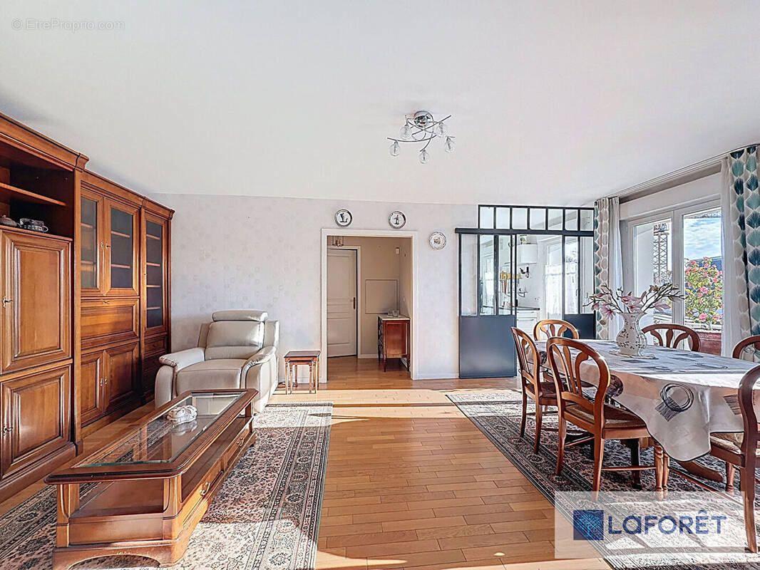 Appartement à LE PLESSIS-TREVISE