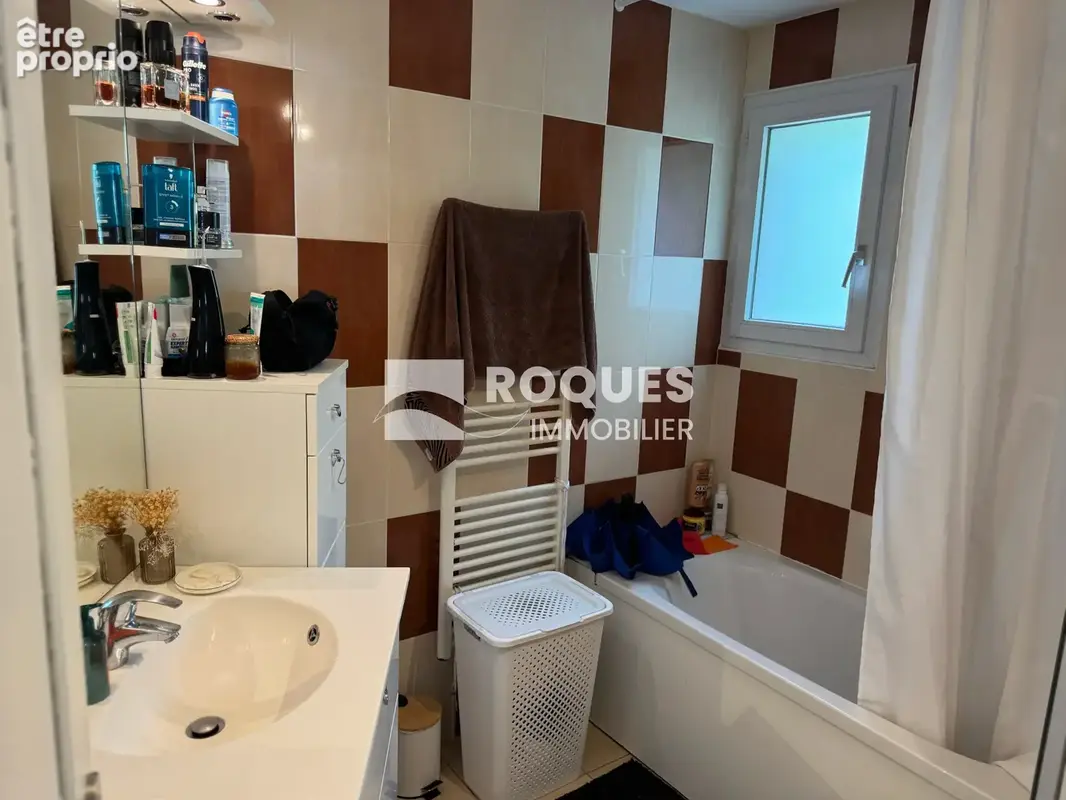 Lodève, Appartement T4 80 m2 habitables avec terrasse et garage, dans résidence de standing - photo 8