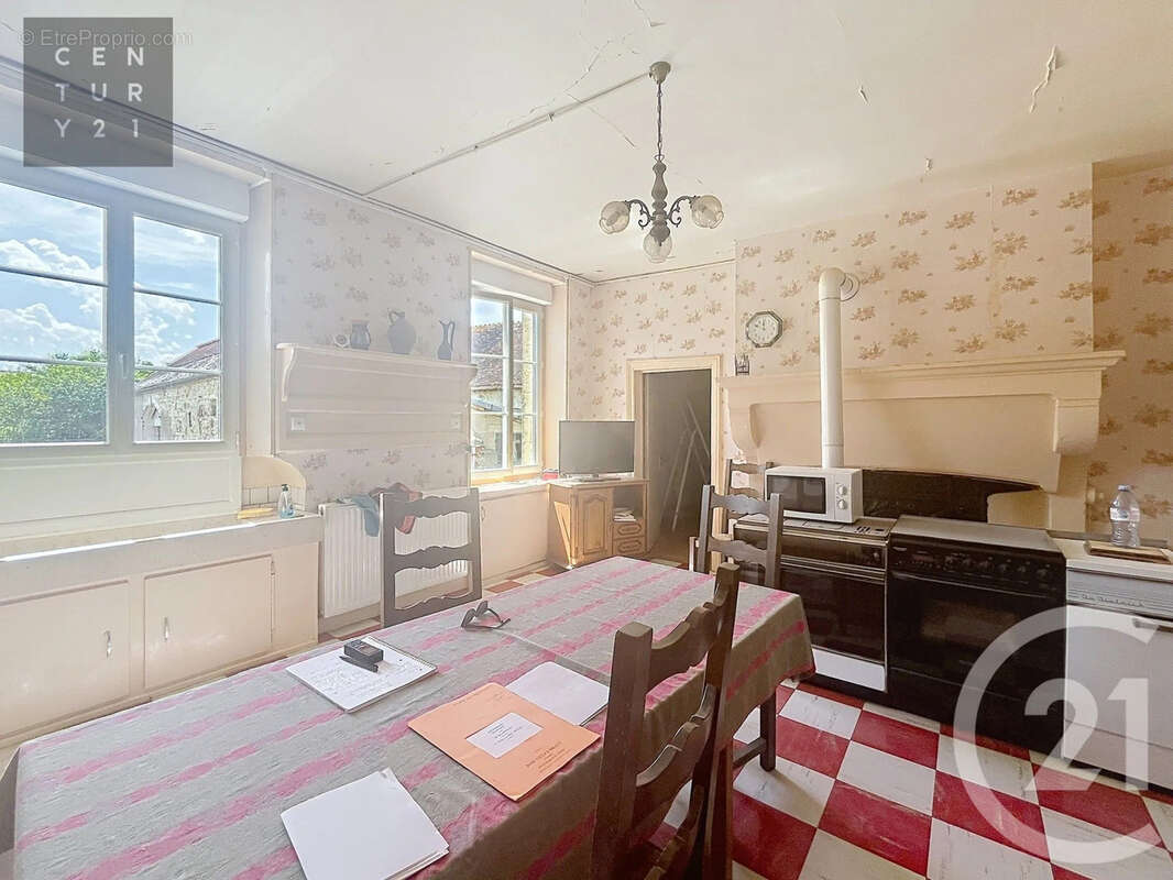 Maison 175 m² à Bertignolles  - photo 5