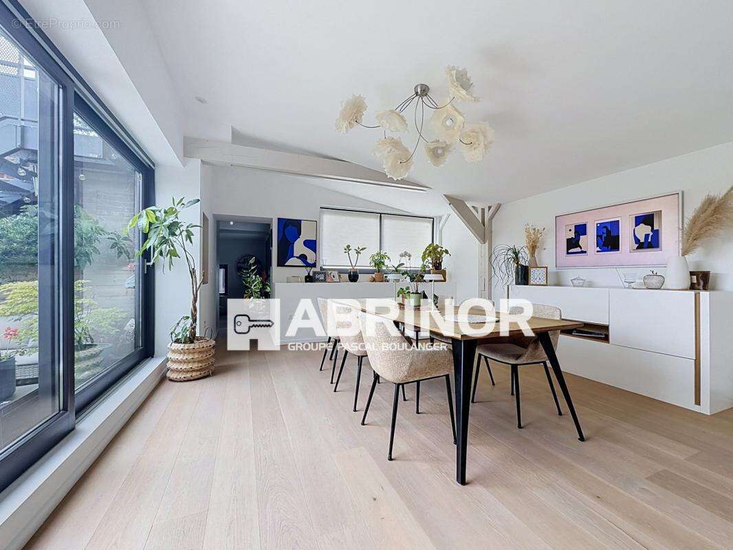 Édouard VAILLANT - Appartement type 4 avec terrasse et 2 parking + Studio indépendant de 17.05 m² hab - photo 3