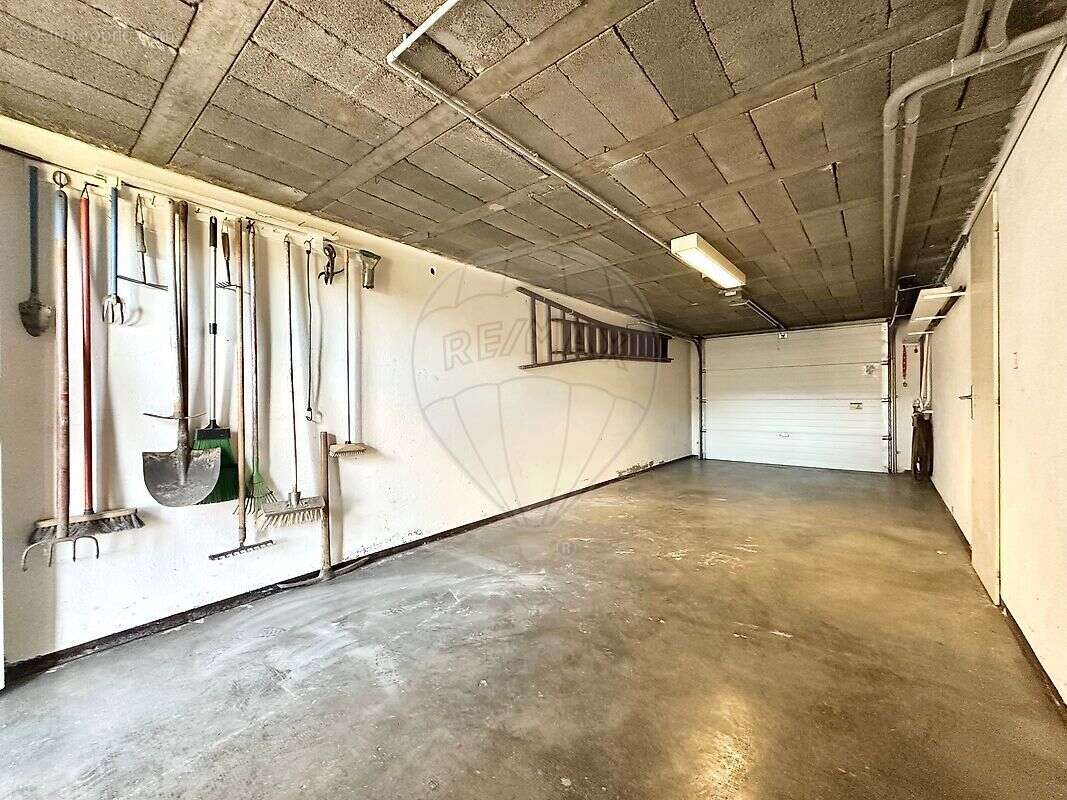 Maison à AY-SUR-MOSELLE