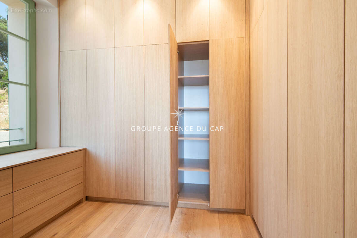 Maison à LES ISSAMBRES