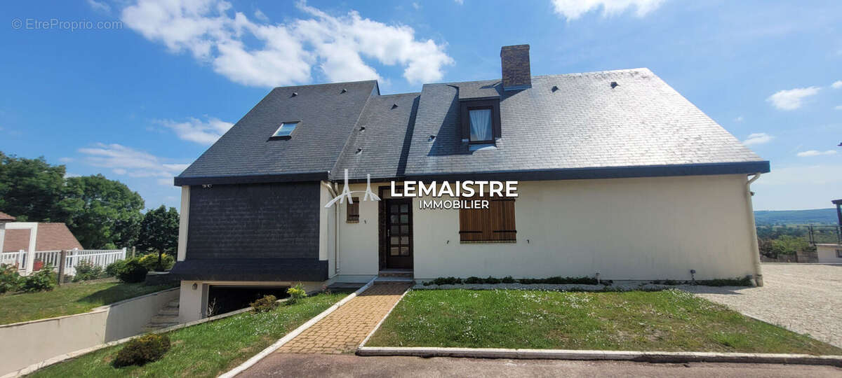 Maison d'architecte à vendre - 160 m² - 5 chambres - Sous-sol complet - Terrain de 2 000 m² - Vue panoramique - photo 7