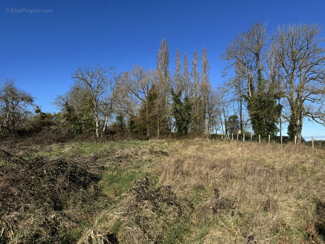 Terrain à EPIRY
