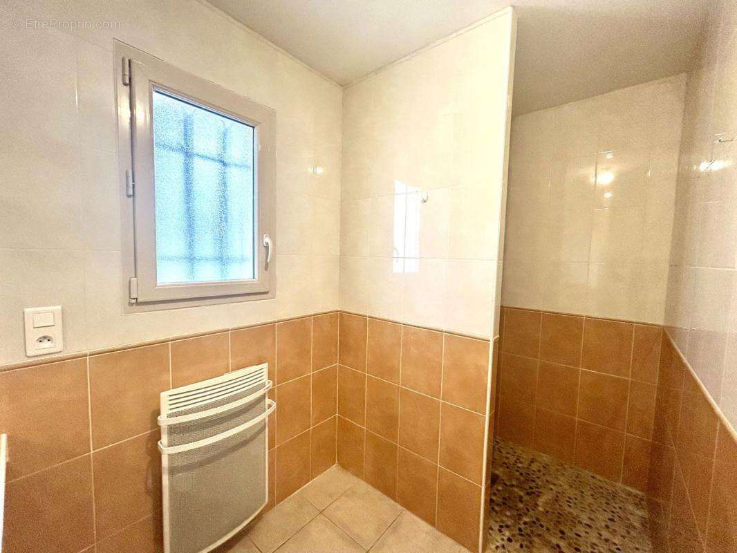 Maison à LACHAPELLE-AUZAC