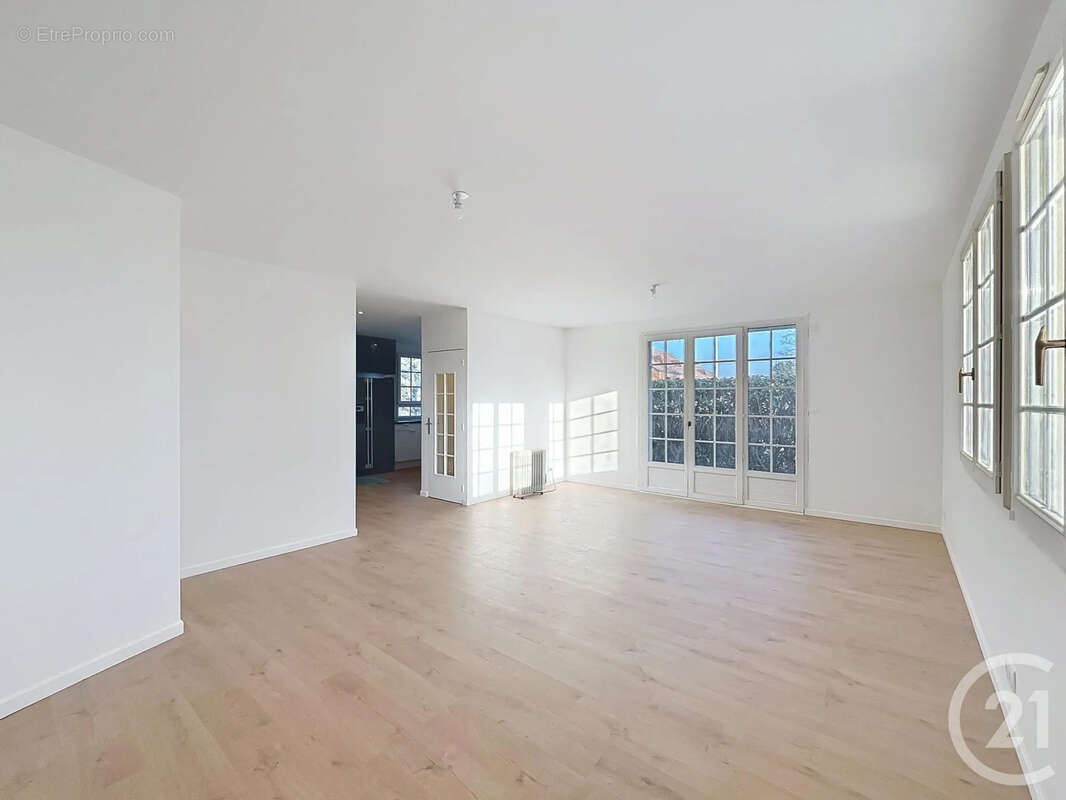 Maison à CHEVIGNY-SAINT-SAUVEUR