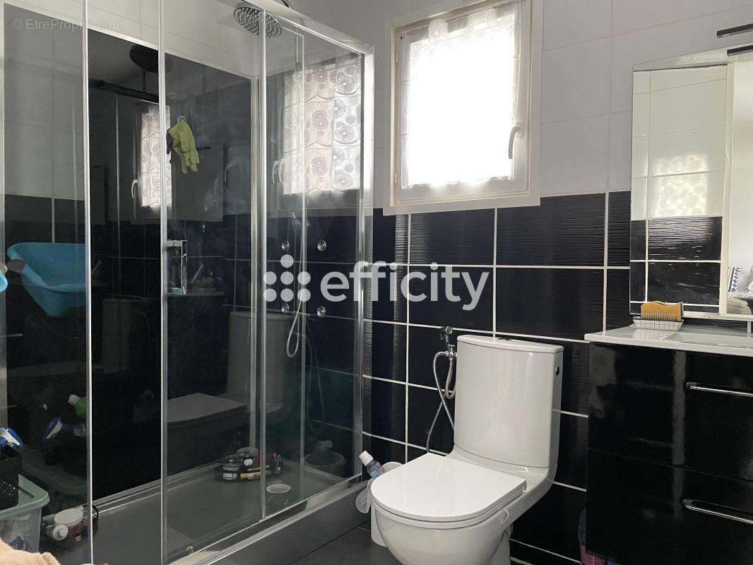 Maison à SAINTE-GENEVIEVE