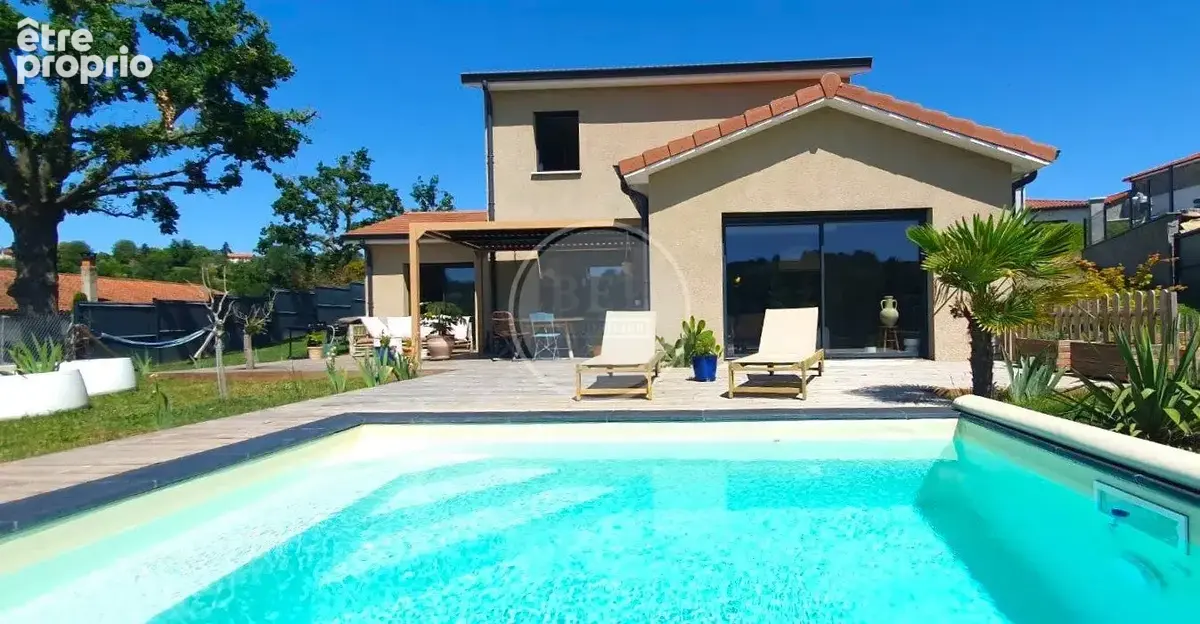 Maison à CHAMBOST-LONGESSAIGNE